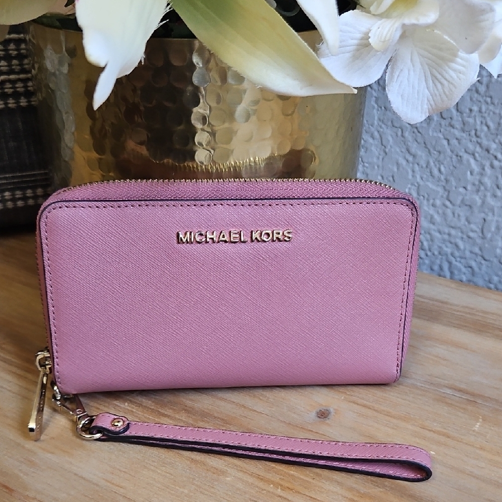 Michael Kors Blush Continental Wallet